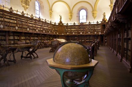 Old_Library_in_University_of_Salamanca
